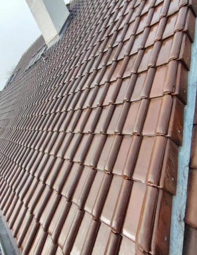 Pose de tuiles de rive en Île-de-France